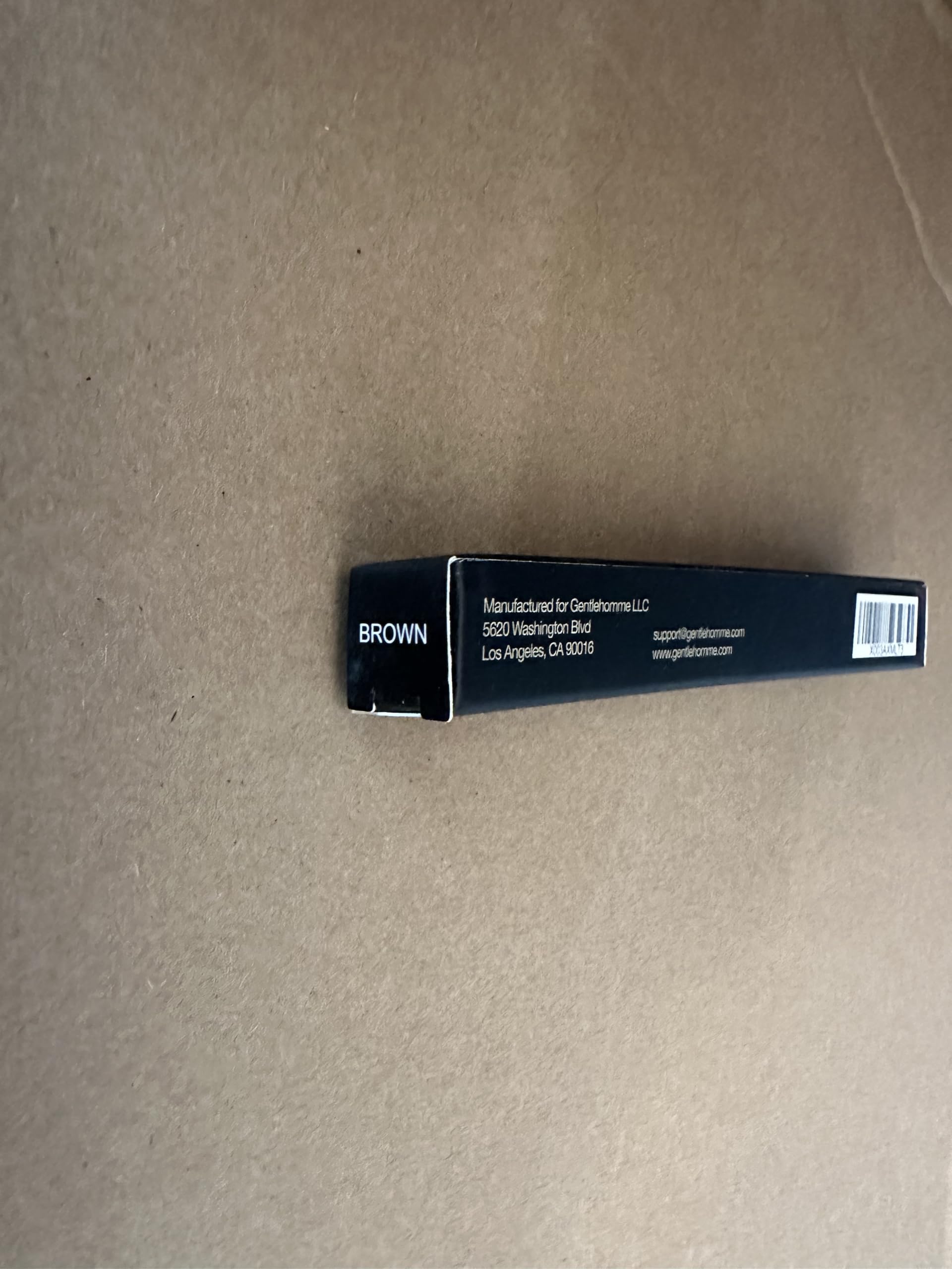 Gentlehomme finition-sourcils-mat donne un rendu naturel sans brillant.