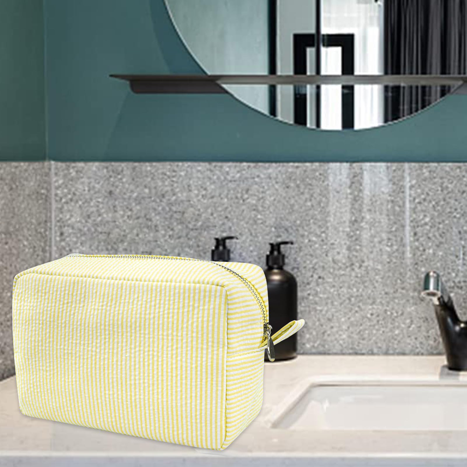 GFU Sac cosmétique Seersucker jaune taille compacte pour le rangement facile.