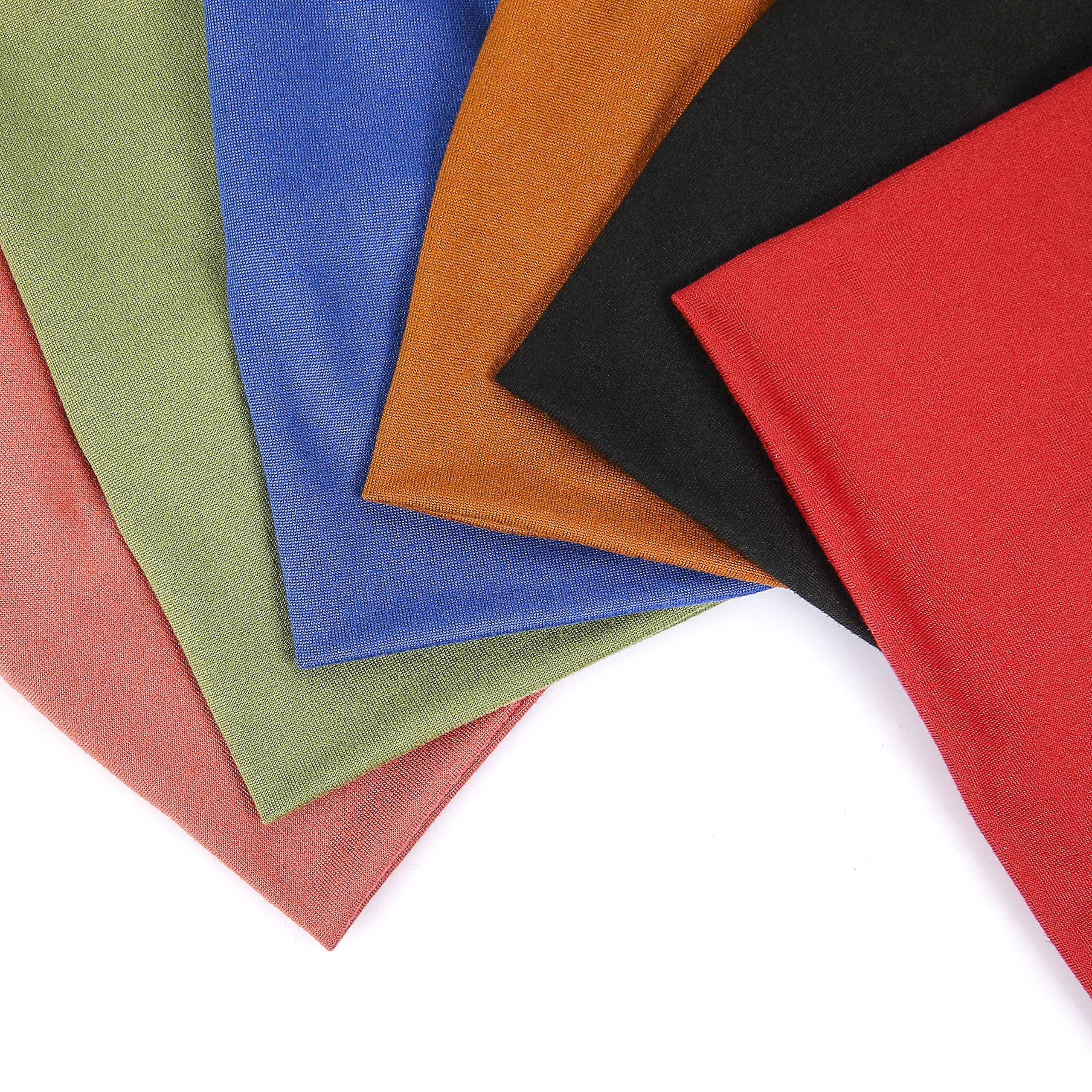 Accessoires GiLi: 6 attaches cheveux incluses pour les coiffures.