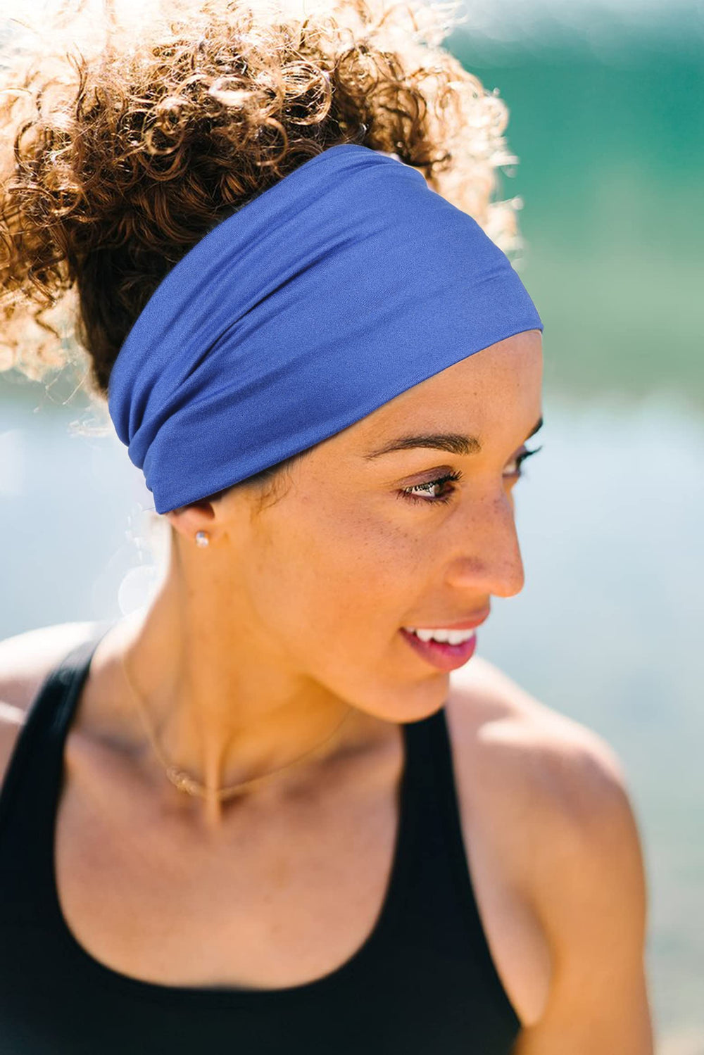 Bandeau GiLi large bleu, parfait pour le sport et les sorties.