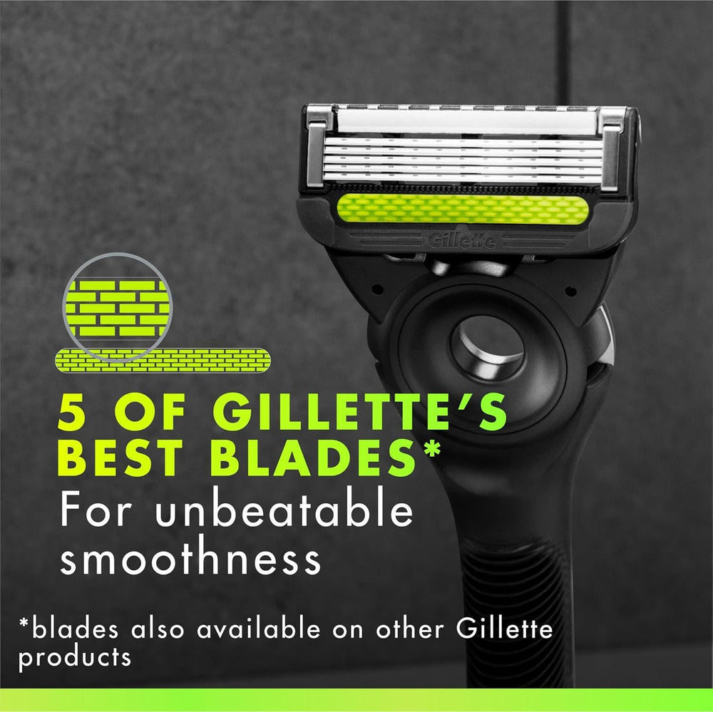 Barre chauffante intégrée GilletteLabs pour sensation chaude et relaxante.
