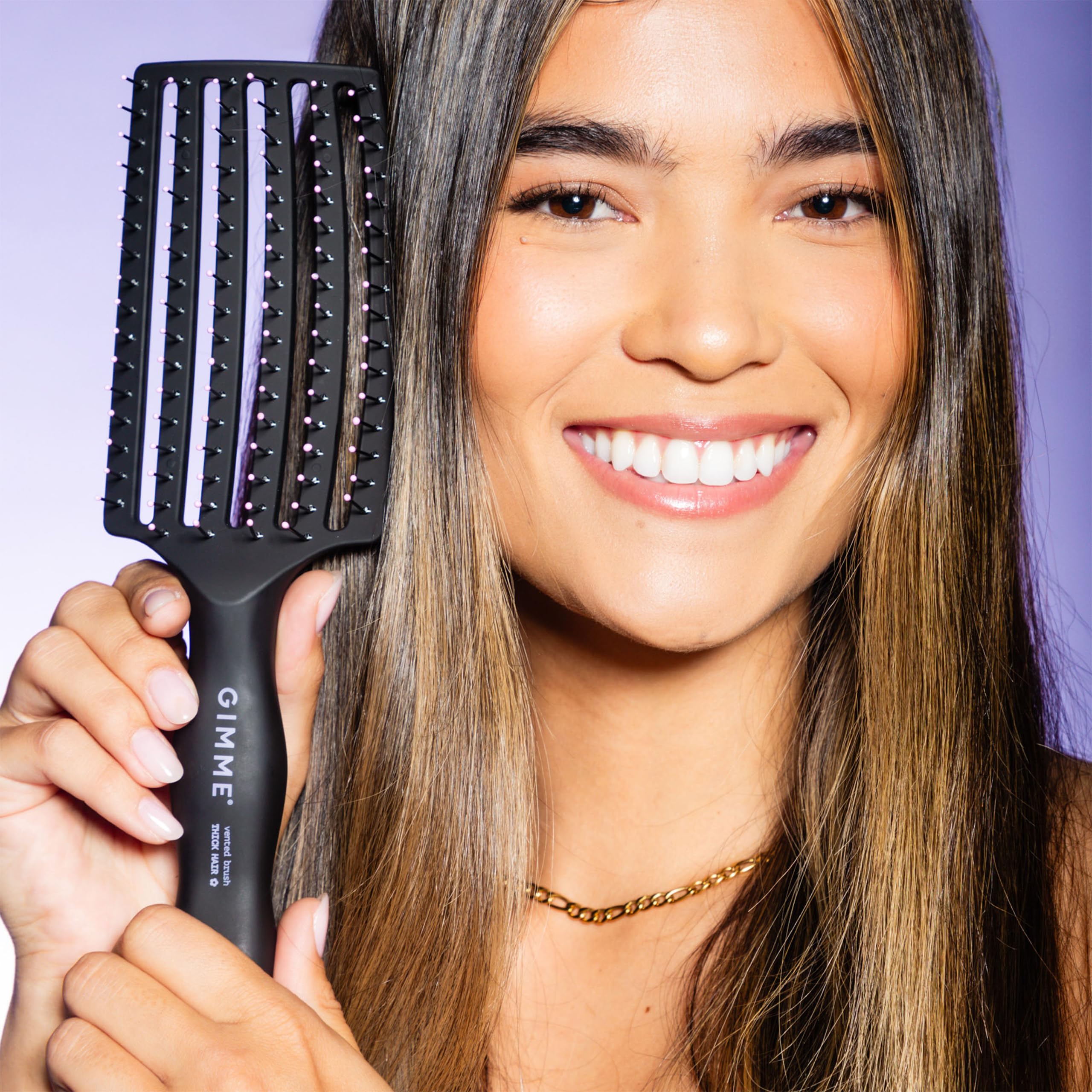 Brosse GIMME BEAUTÉ Cheveux Épais, conçue pour textures épaisses sans effort.
