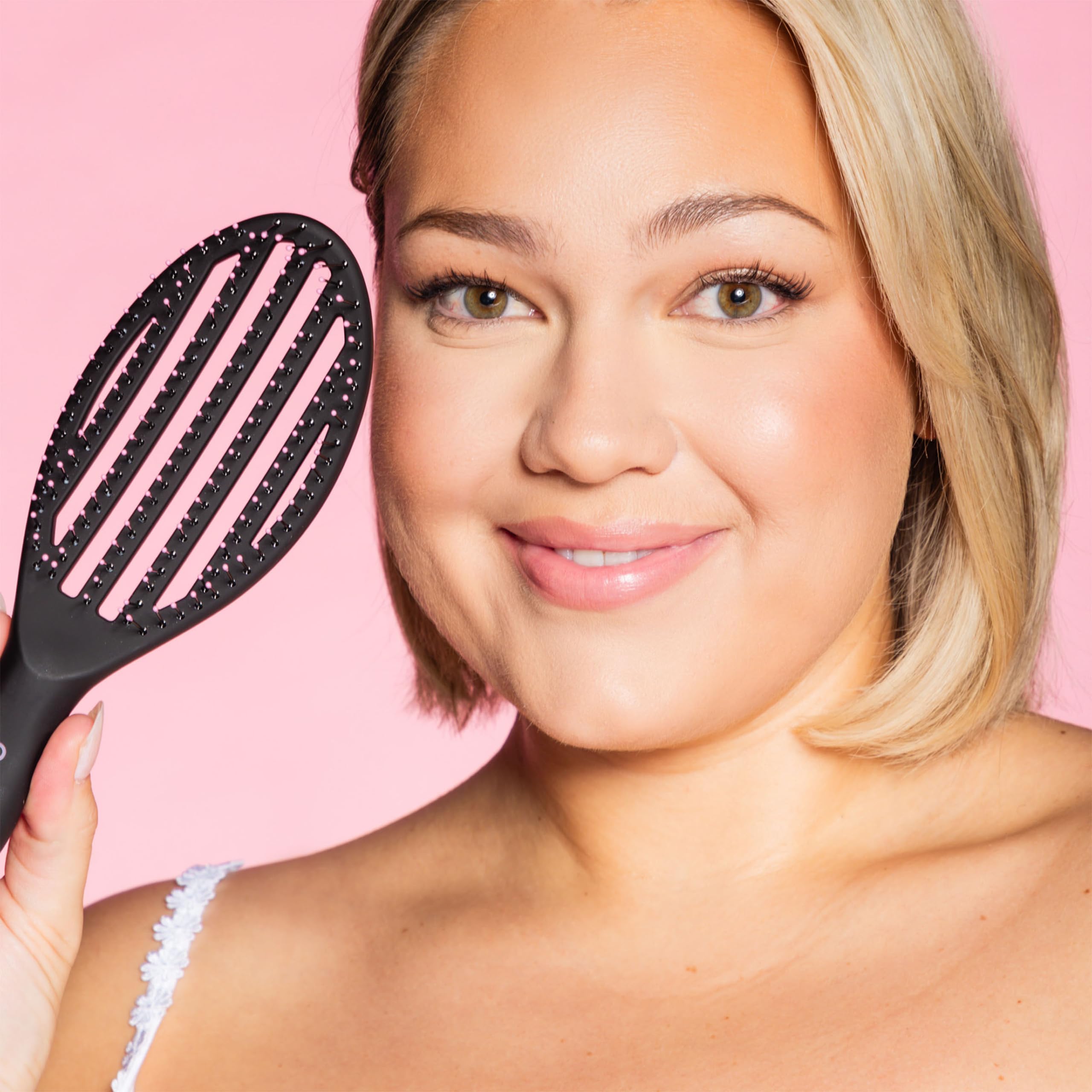Brosse GIMME Beauty portable pour voyage, entretien quotidien et résultats professionnels