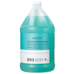 Texture nourrissante du Shampooing Club & Fitness Ginger Lily Farms.