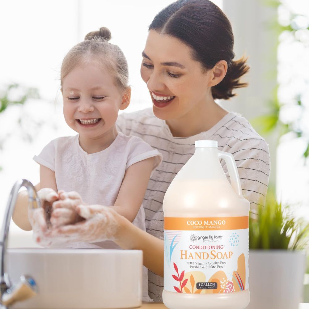 Présentoir de salle de bains avec savon Coco Mango Ginger Lily Farms.