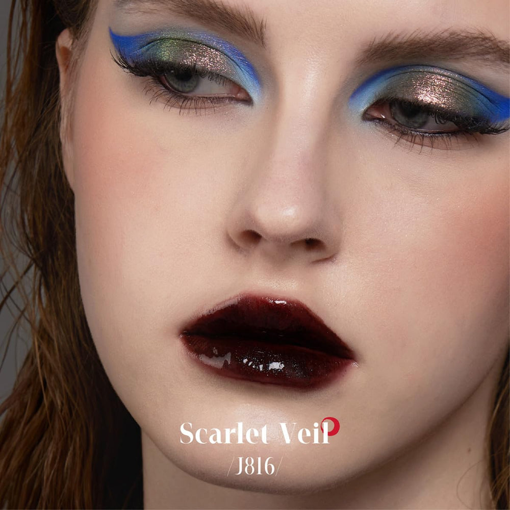 GIRLCULT Glass Shine Lip Gloss hydrate avec une huile légère pour les lèvres.