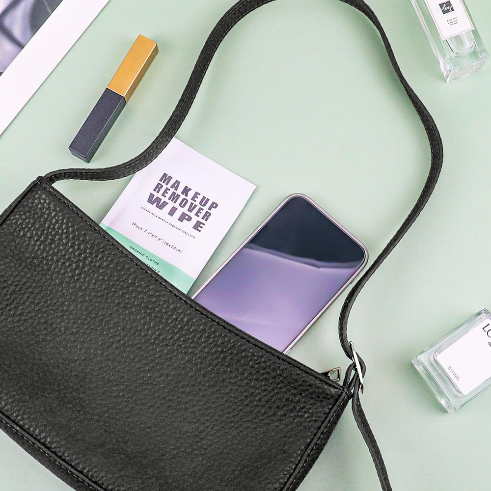 Idée de soin nomade: Gisdo lingette bleue pour maquillage quotidien.