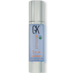 GK HAIR Crème sans rinçage appliquée pour un lissage cachemire et brillance durable.