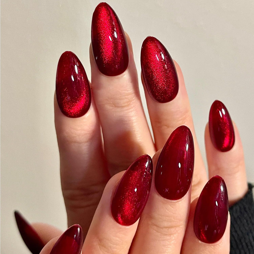 GLAMERMAID – ongles avec effet yeux-chat rouge, pose rapide et durable.