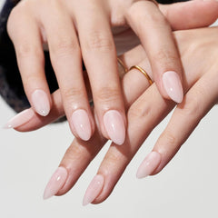 GLAMERMAID rose nude: ongles adhésifs pour une couvrance naturelle et durable au quotidien.