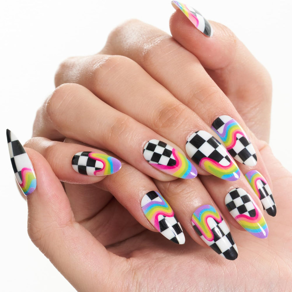 Glamermaid-ongles-almond-moyen: forme amande moyenne, style élégant.