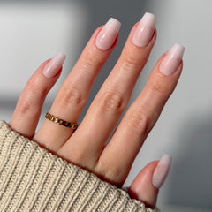 Glamnetic Blush Dream, ongles rose lait, manucure naturelle et élégante.