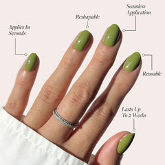 Glamnetic ongles autocollants vert mousse forme courte ovale.
