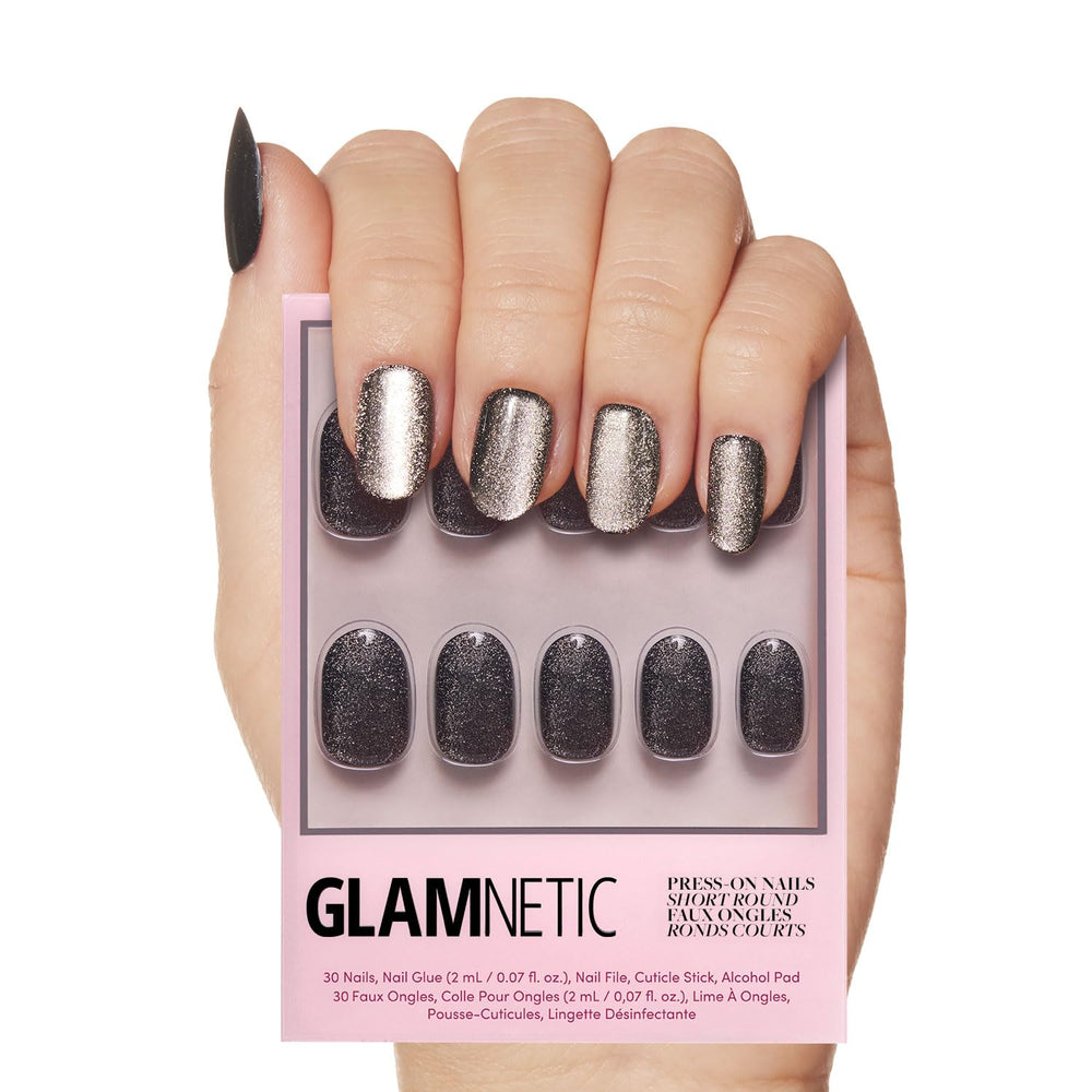Glamnetic galactiques ongles argent glacé, fini brillant et durable pour votre manucure.