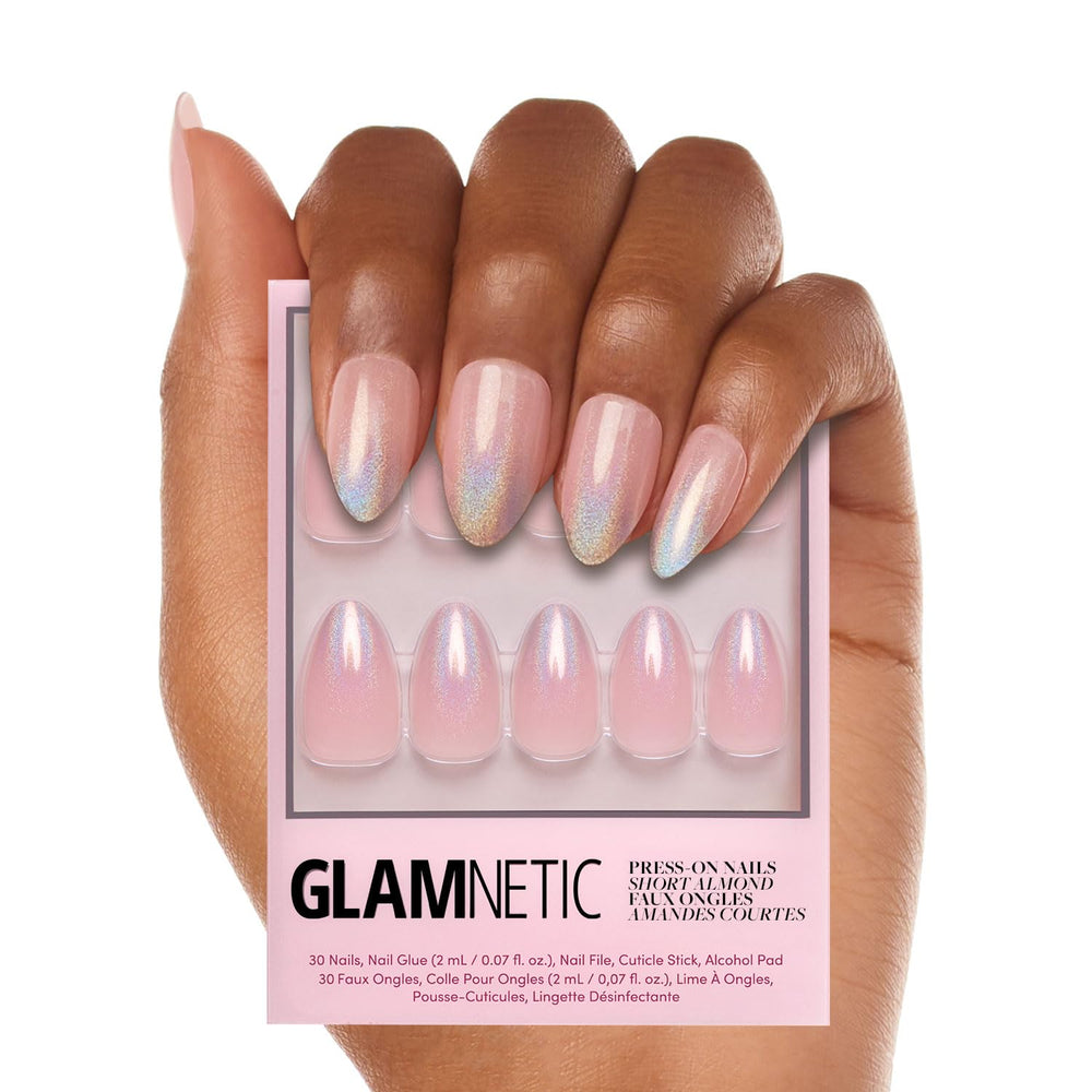 Glamnetic Winter Storm: ongles press-on courts amandes semi-transparents, effet holographique pour un look audacieux.