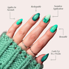 Glamnetic Siren Green forme amande courte prête à poser rapidement.