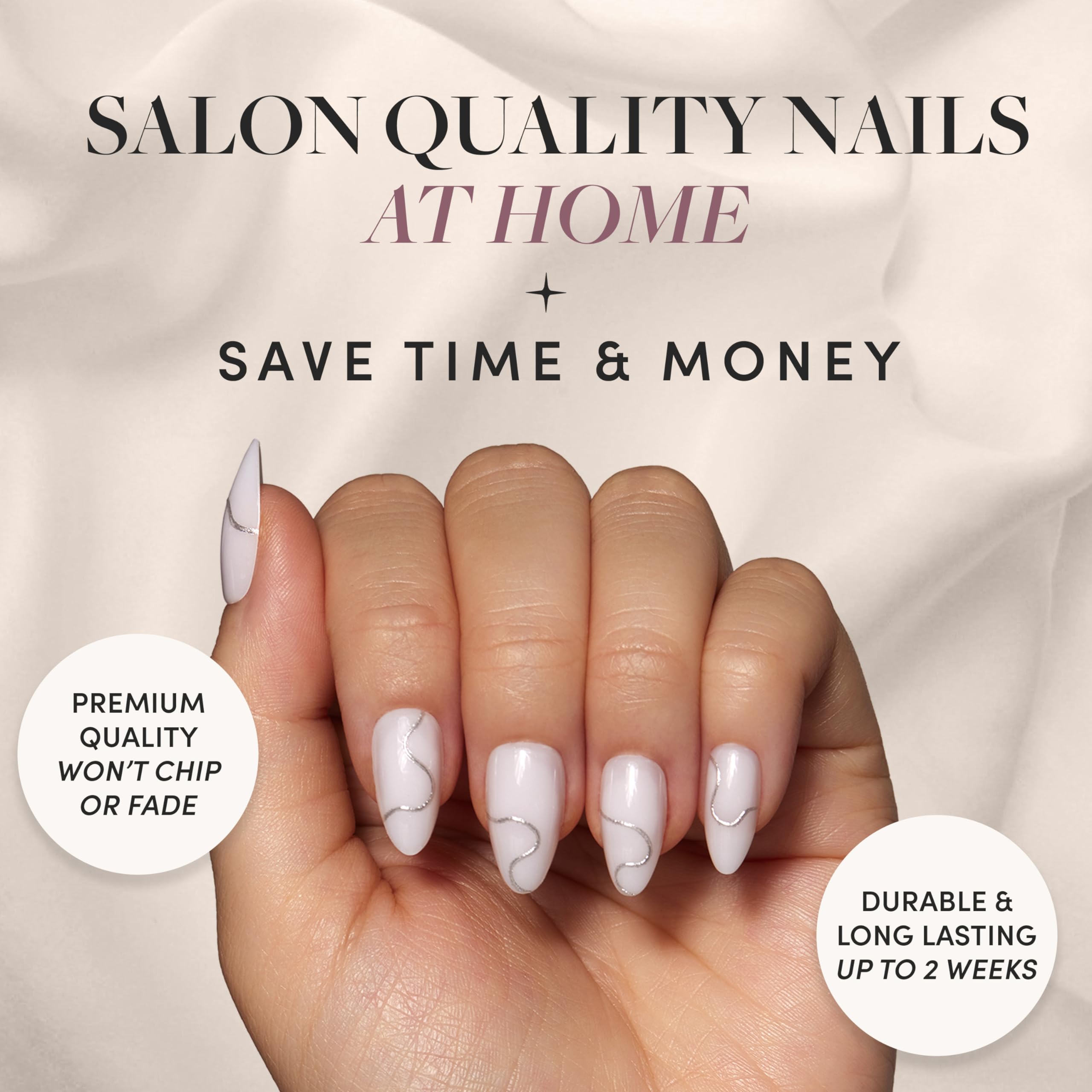 Glamnetic Silent Night: gros plan sur la feuille argent 3D pour un effet chic