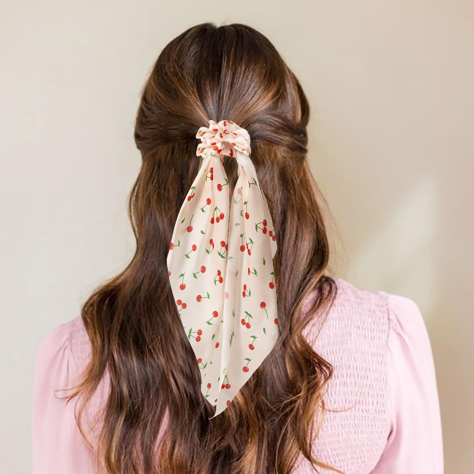 Port du chouchou sur sac ou cheveux, élastique pratique et polyvalent