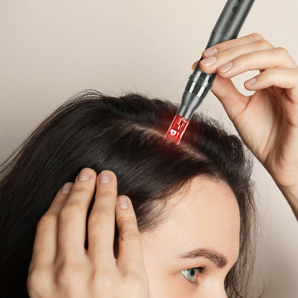 Glemme Derma Roller portable pour soins visage à la maison.