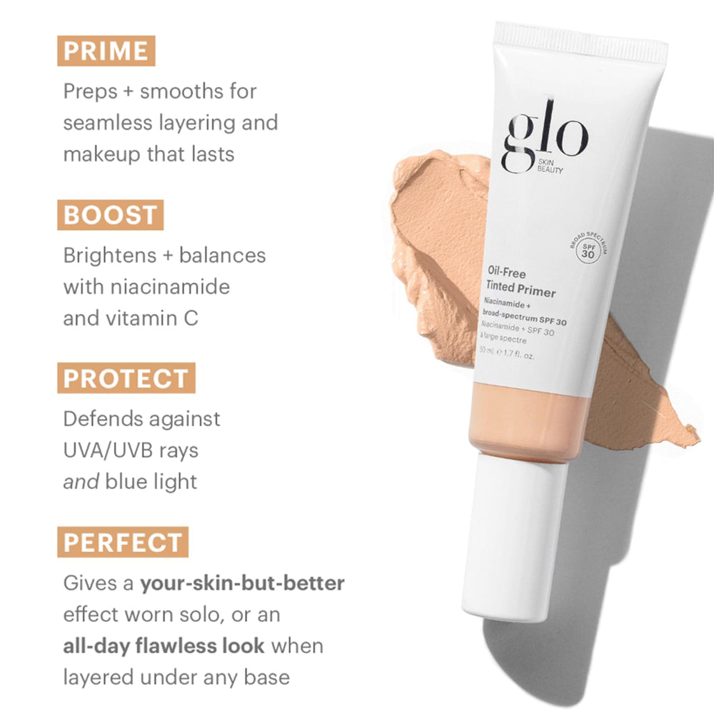Application sur les mains pour doser le primer teinté Glo Skin Beauty.