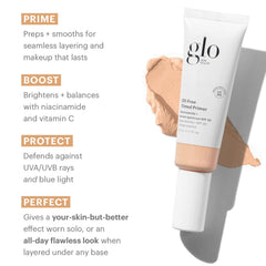 Application sur les mains pour doser le primer teinté Glo Skin Beauty.