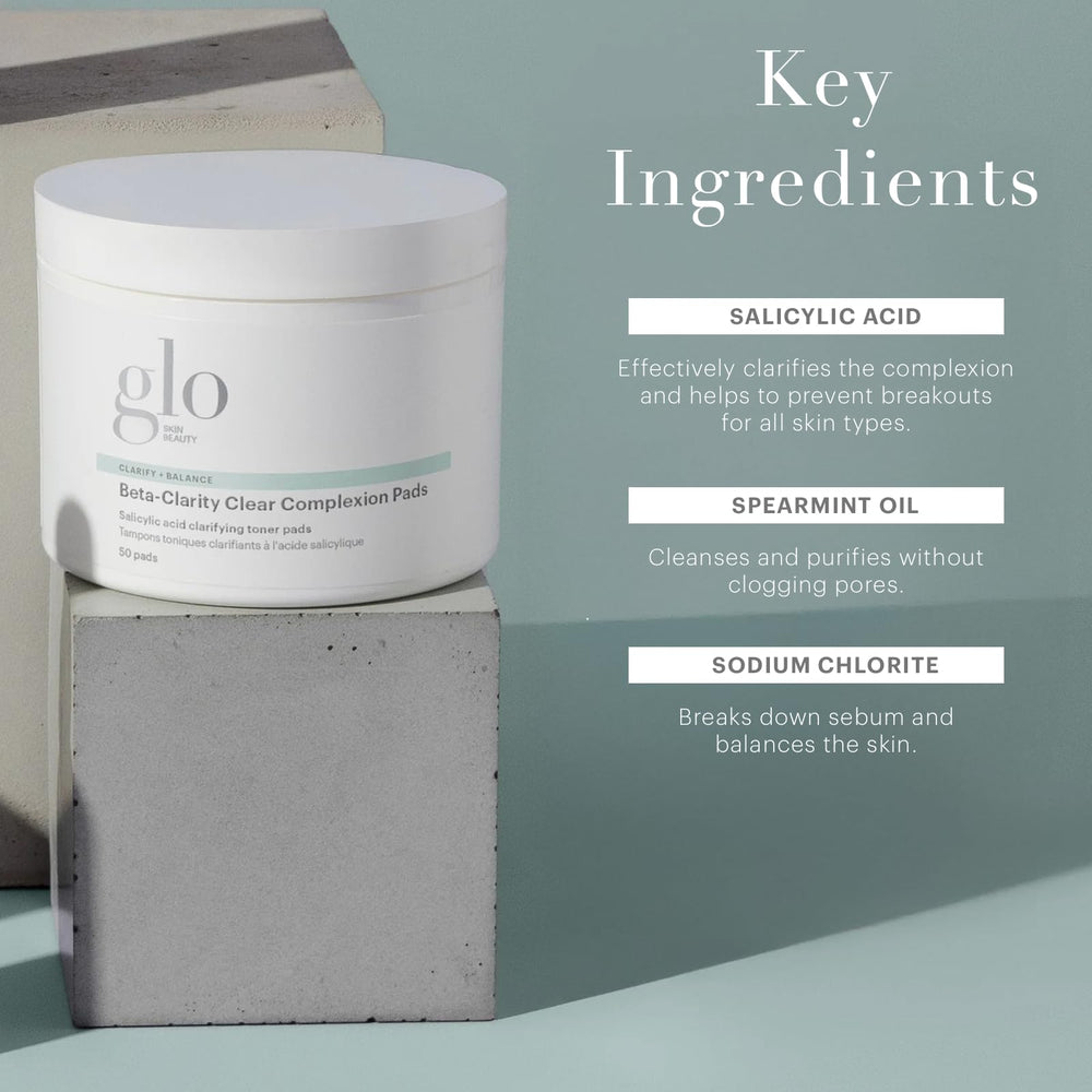 Pot contenant les disques Complexion Claire de Glo Skin Beauty pour une utilisation pratique.