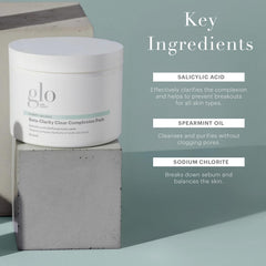 Pot contenant les disques Complexion Claire de Glo Skin Beauty pour une utilisation pratique.