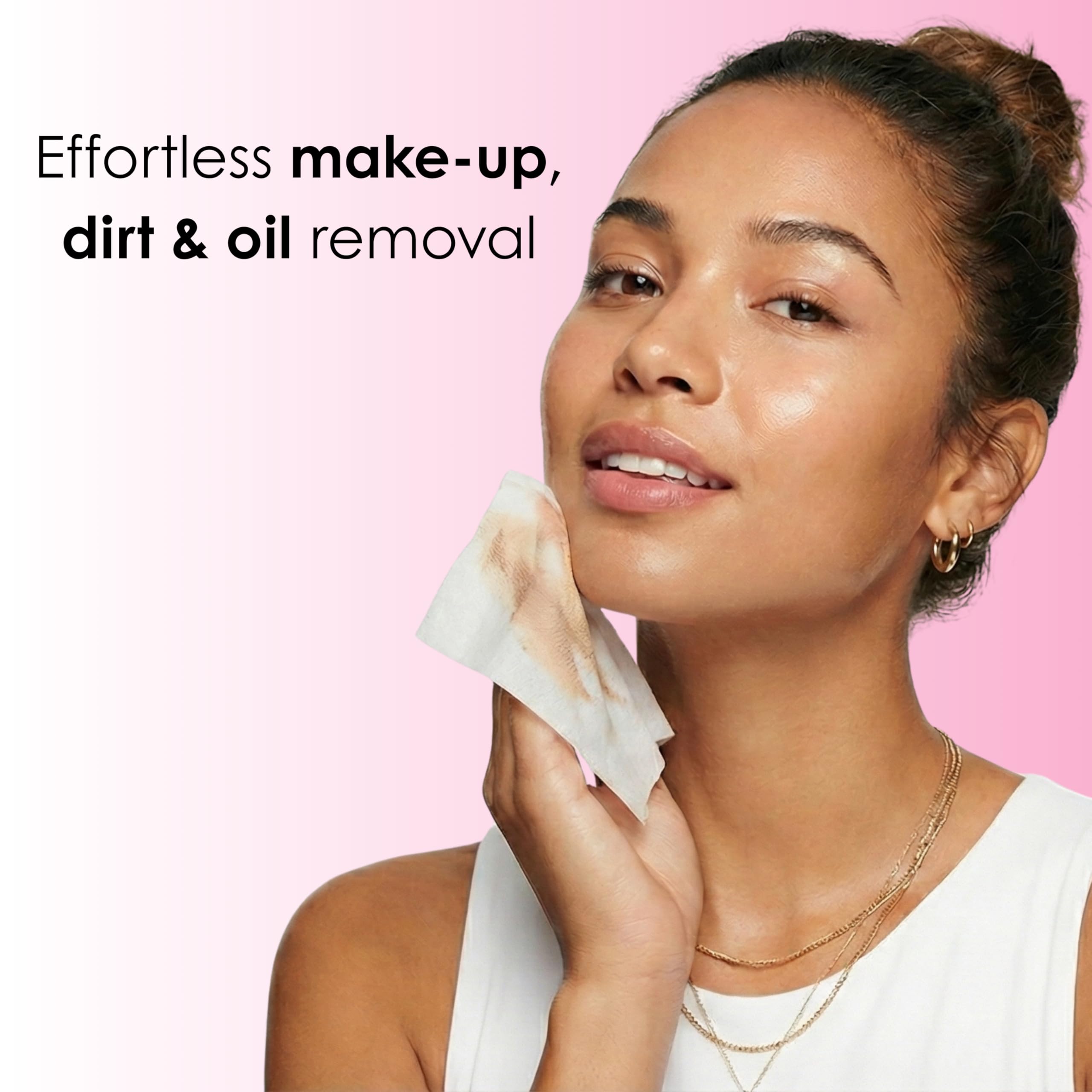 Texture soyeuse des lingettes collagène pour un démaquillage en douceur.