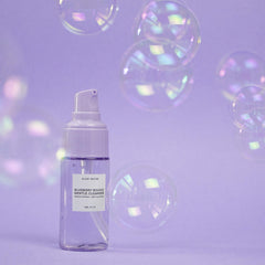 Glow Recipe Blueberry Bounce nettoyant-moussant démaquillant doux prêt pour votre routine.