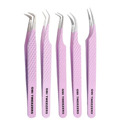 GMI Tweezers avec pointe fibre pour des extensions de cils précises.