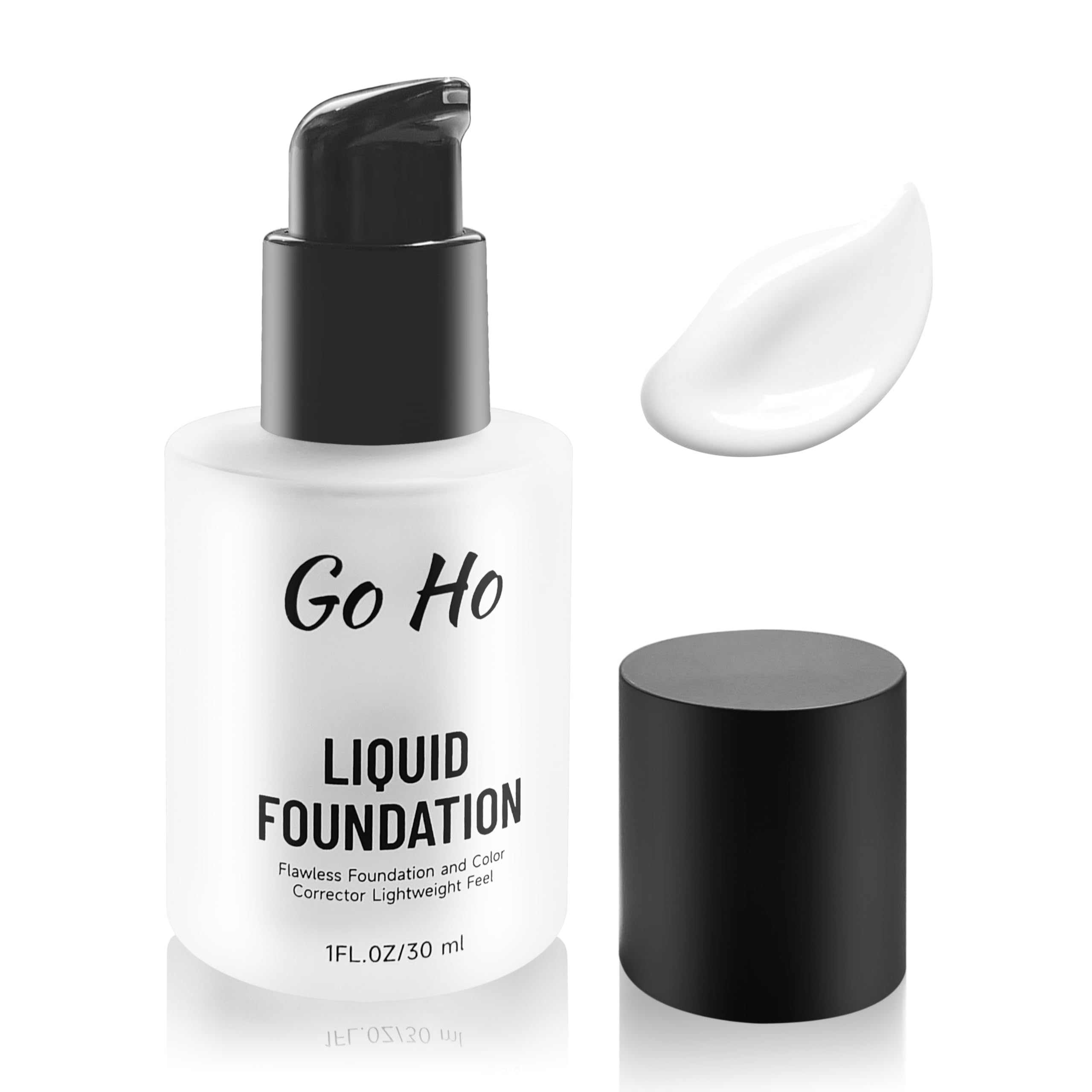 Go Ho Foundation liquide blanc avec pompe pour un teint uniforme et satiné.
