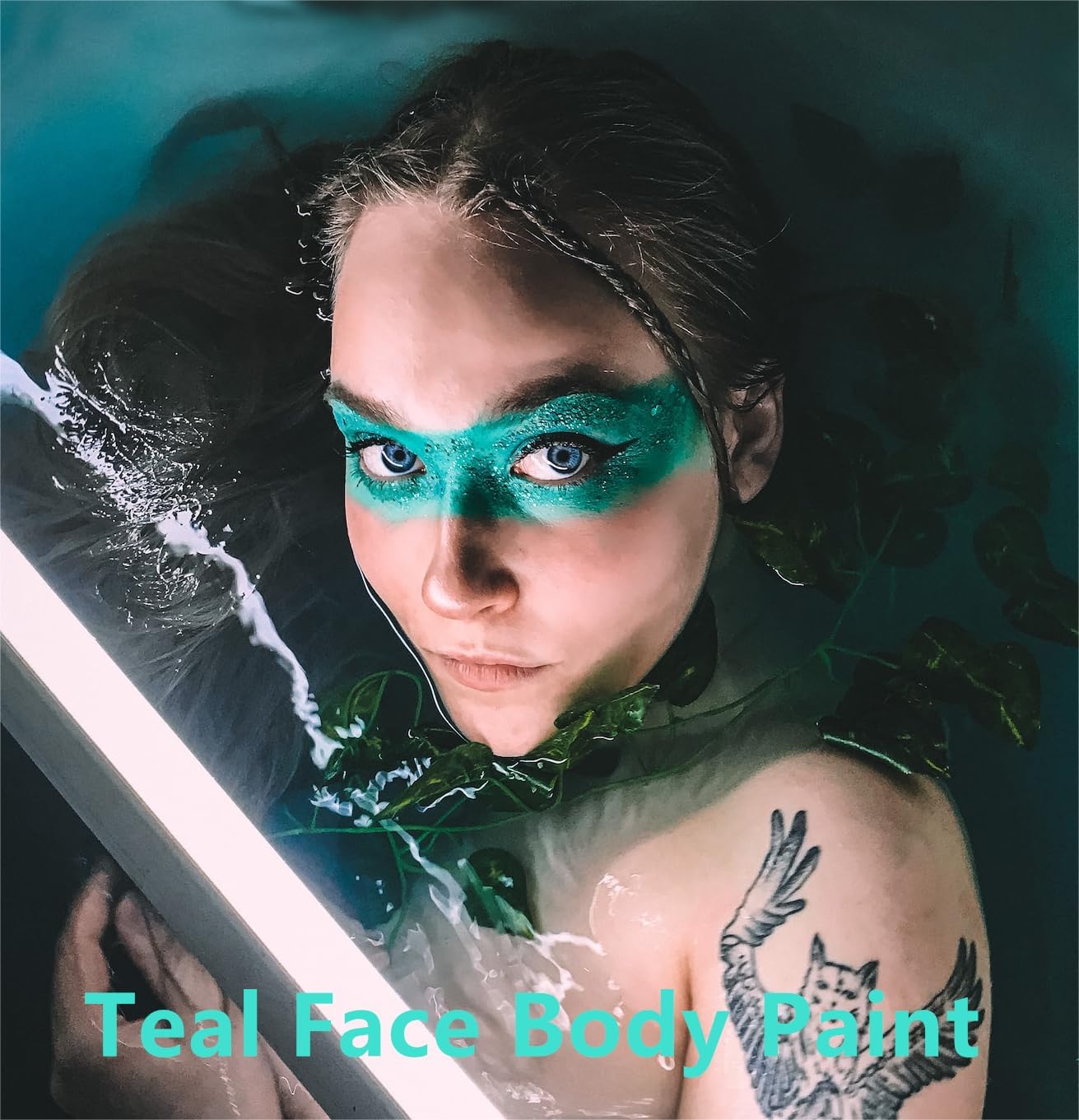 Go Ho crème teal-stick se retire facilement avec le démaquillant.