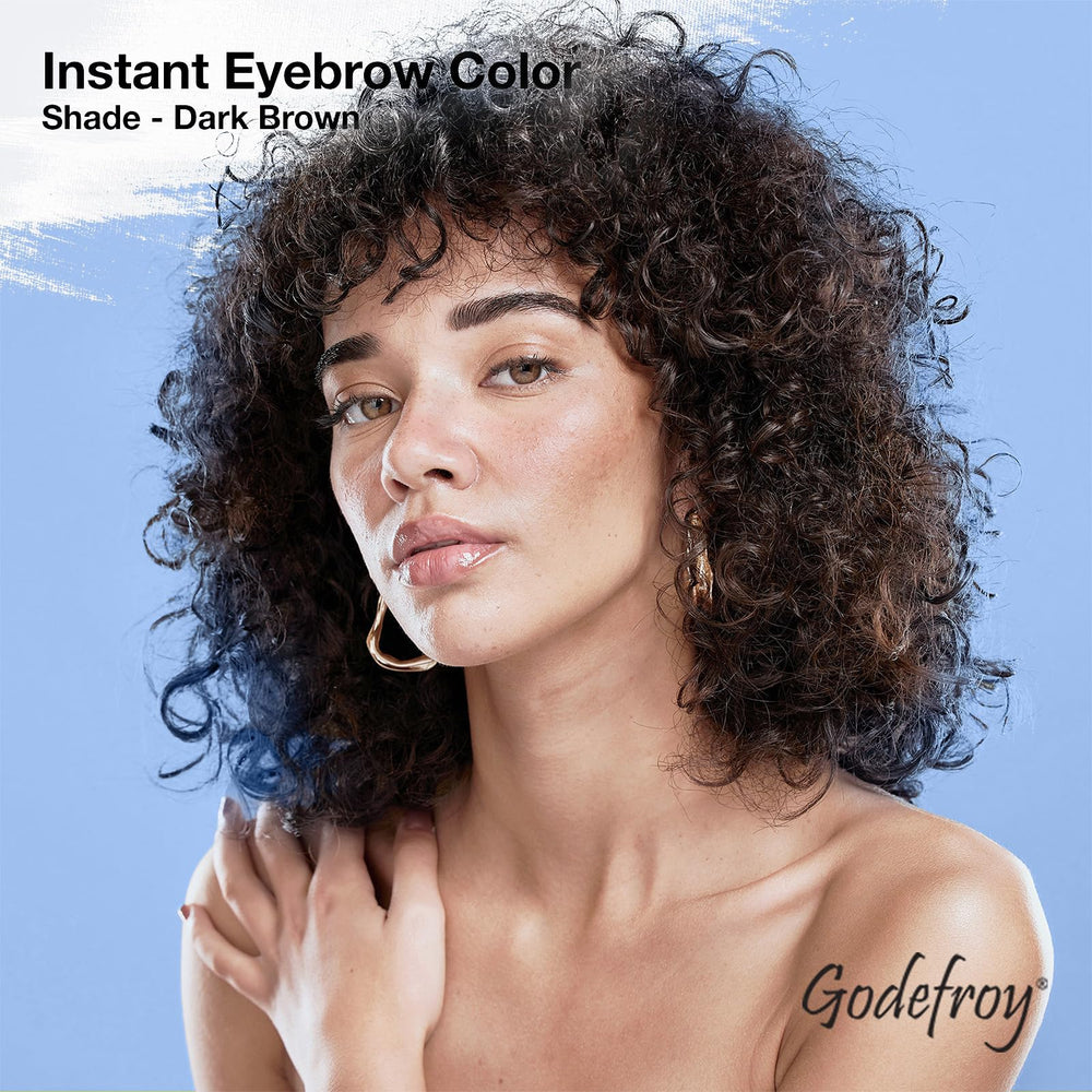 Démaquillage rapide pour retirer la couleur des sourcils avec un nettoyant doux.