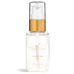 Sérum Goldie Locks Signature : bouteille élégante, brillance légère.