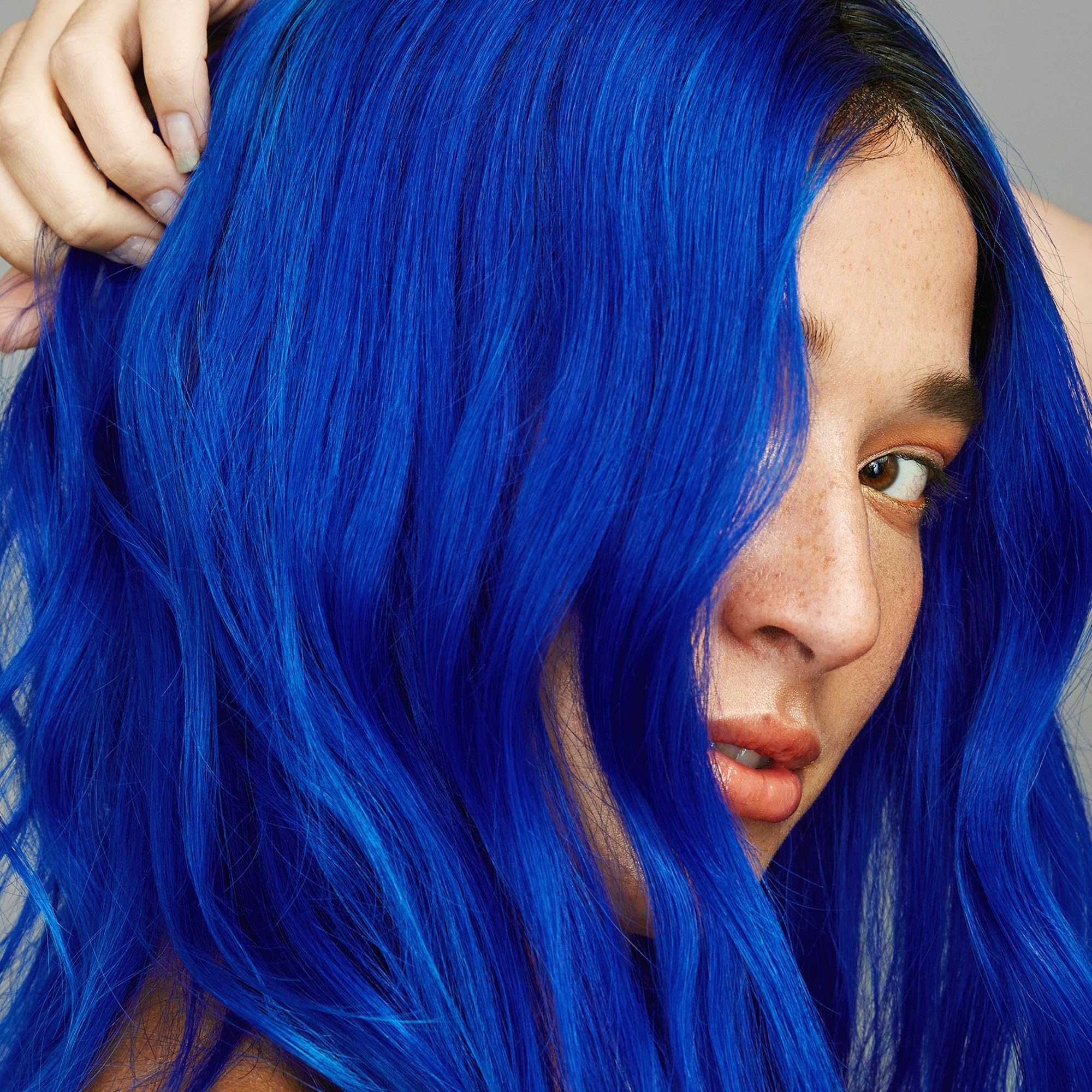 Good Dye Young applicateur couleur bleue, application homogène.