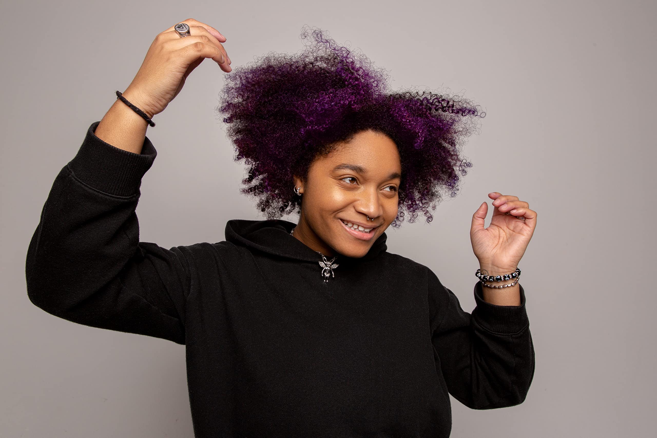 Parfum bergamote et expérience sensorielle Good Dye Young Streaks et Strands violet.