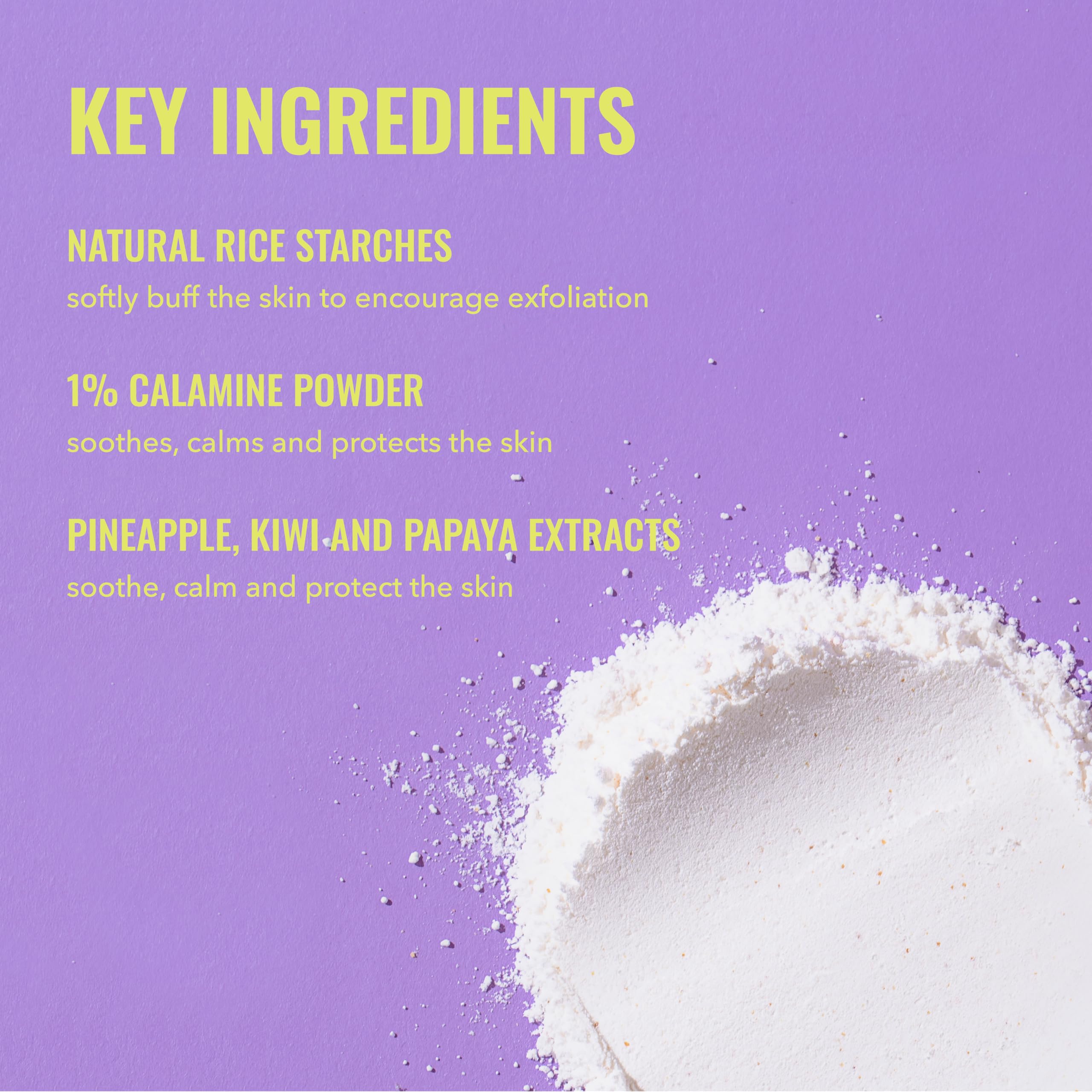 Texture mousseuse de la poudre exfoliante Ananas Good Molecules prête à être appliquée