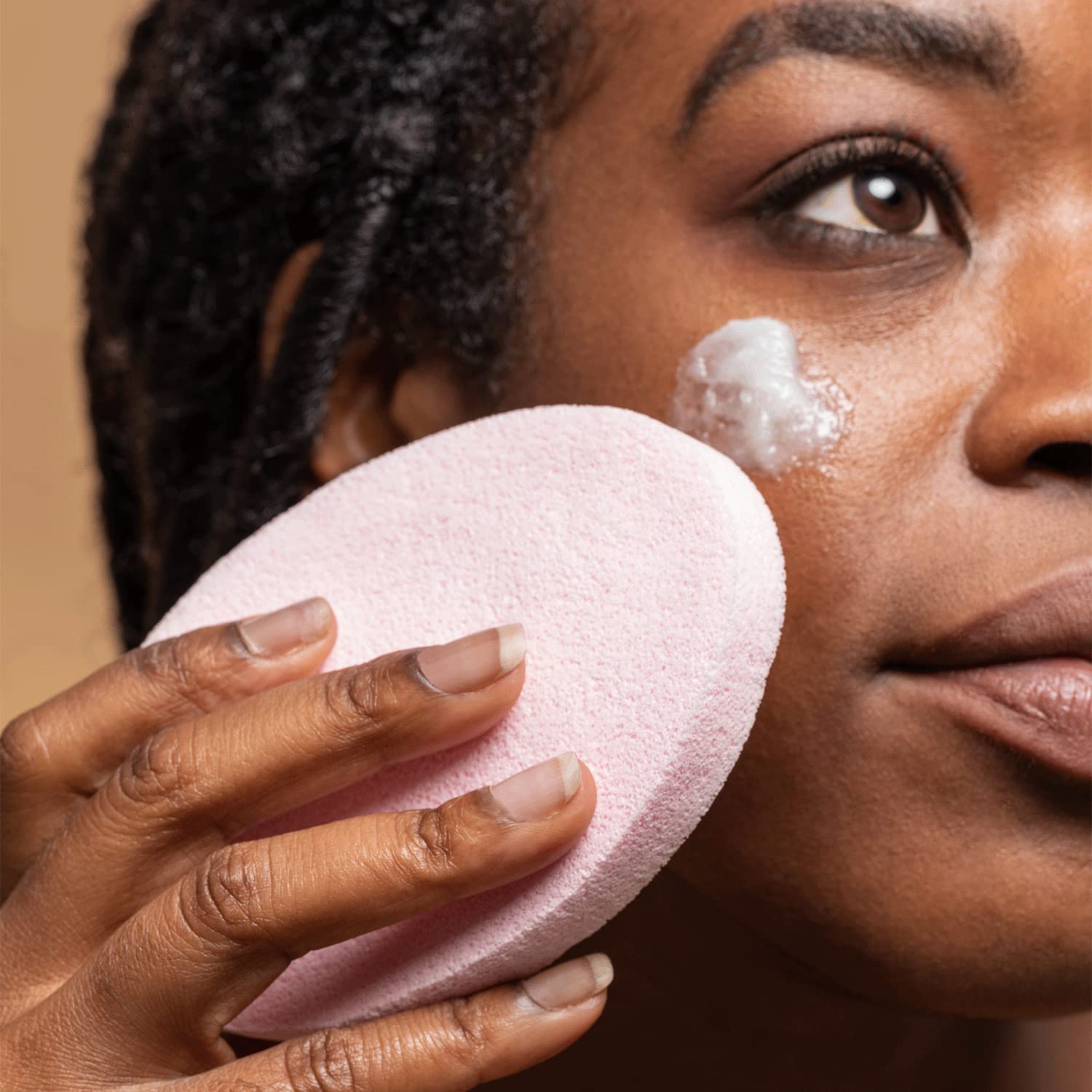 GOODJANES Éponge visage hypoallergénique adaptée aux peaux sensibles et réactives.