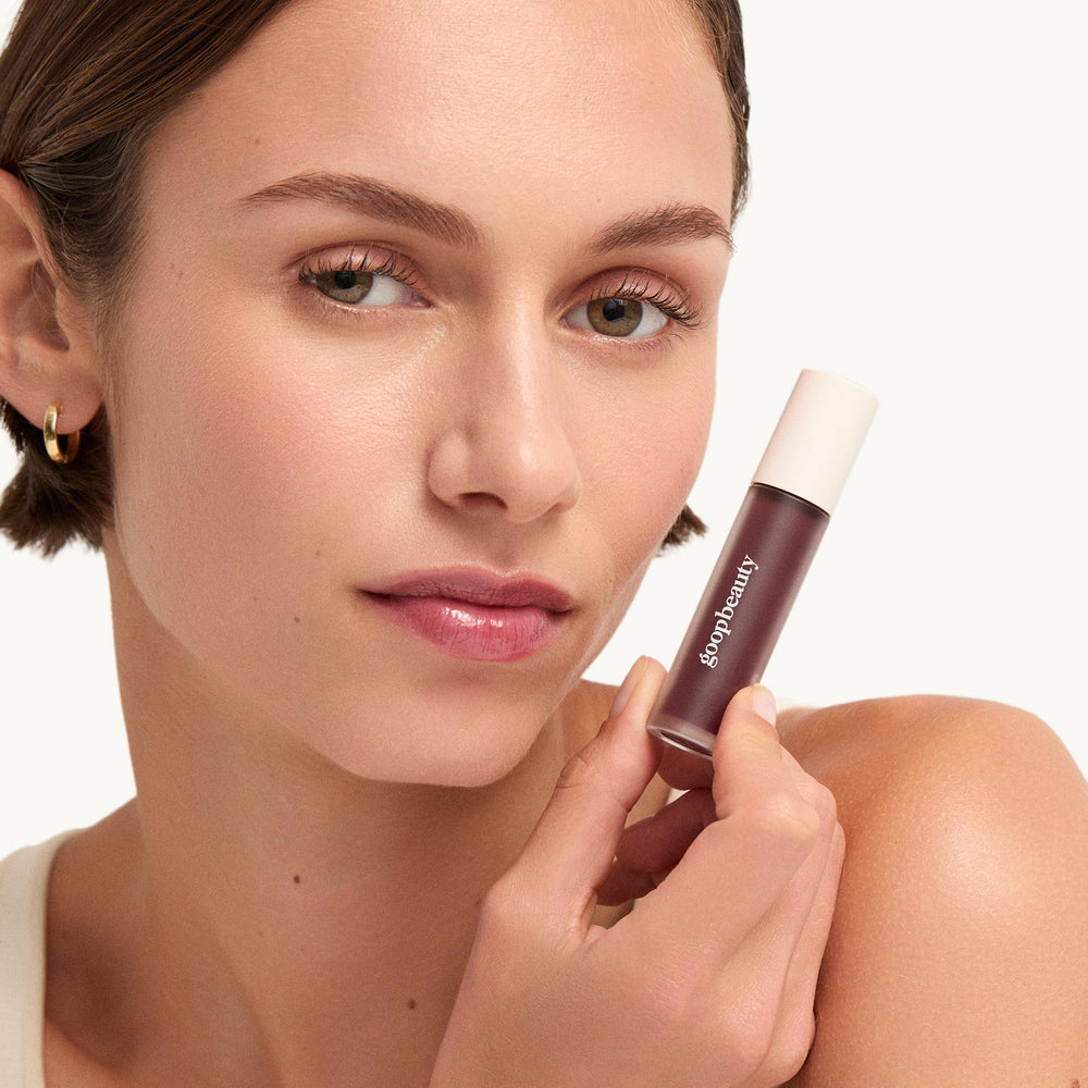 Goop Hydra-Barrier Gel Gloss parfum pamplemousse subtil pour une expérience agréable.