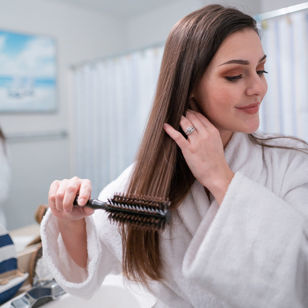 GranNaturals brosse ronde 1,75 améliore le volume et la texture lors du coiffage.