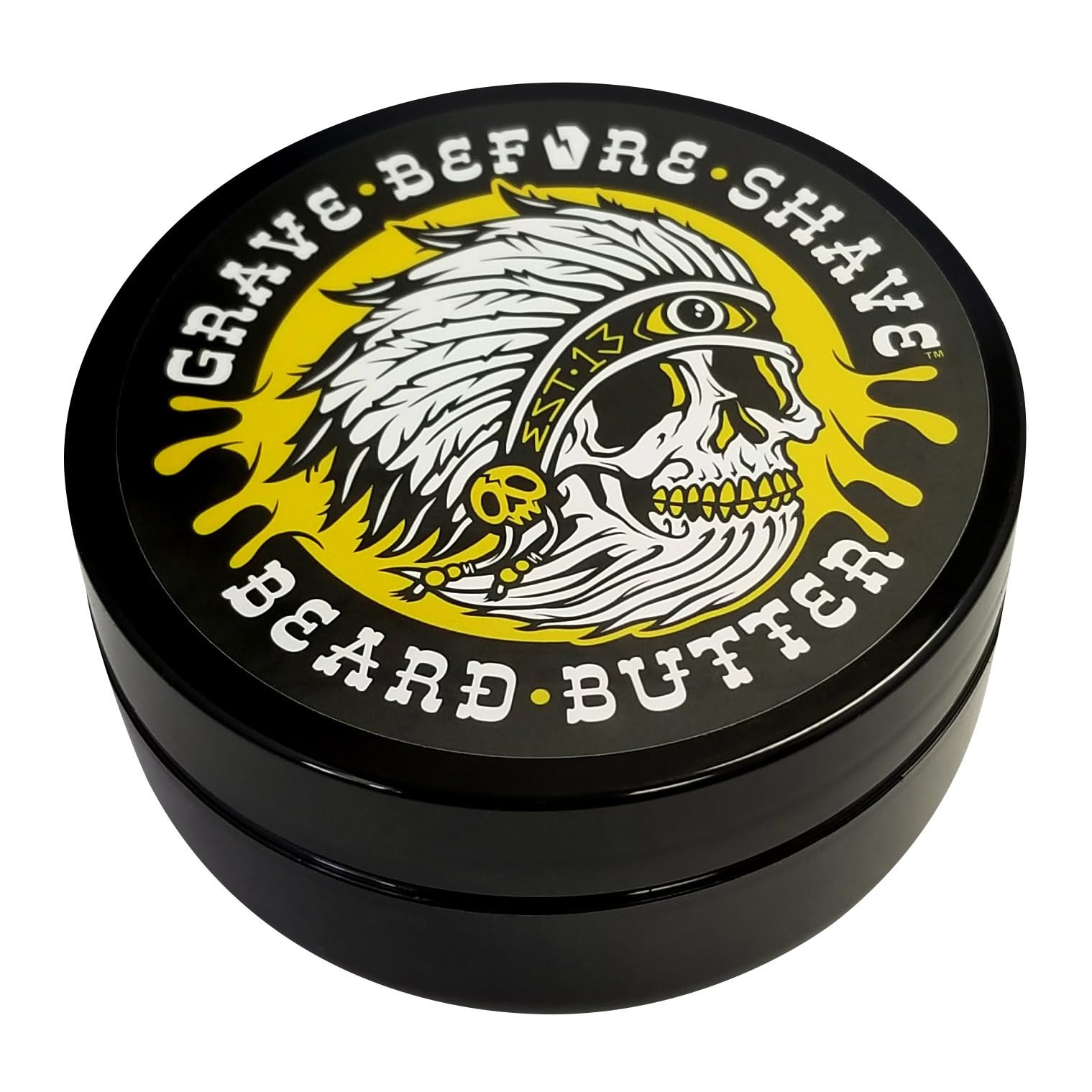 Grave Before Shave Beurre barbe Teakwood en cours d’application sur la barbe.