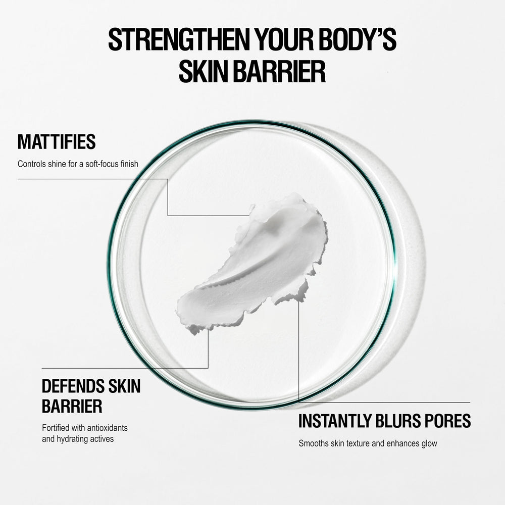 Texture matte légère du primer, contrôle la brillance pour un teint homogène.