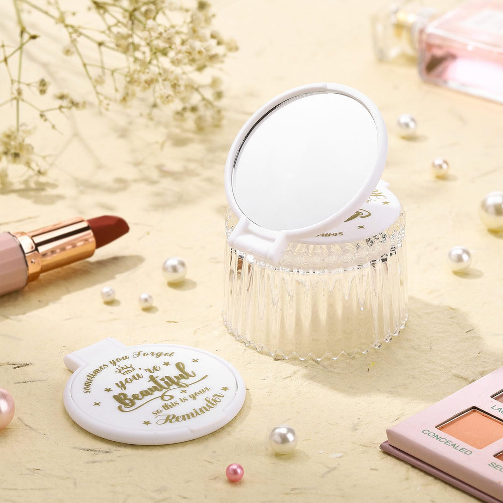 Miroir Gulfmew de poche pratique pour retouche maquillage en déplacement.
