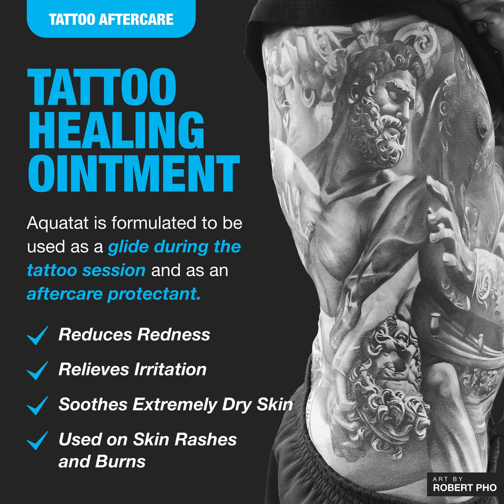 Texture crémeuse d'Aquatat pour une barrière hydratante lors du soin tatouage