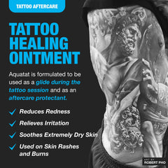 Texture crémeuse d'Aquatat pour une barrière hydratante lors du soin tatouage