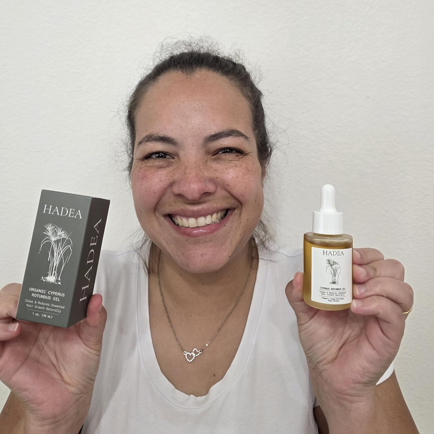 Sans colorants ni parfums, HADEA Cyperus Rotundus pour peau sensible.
