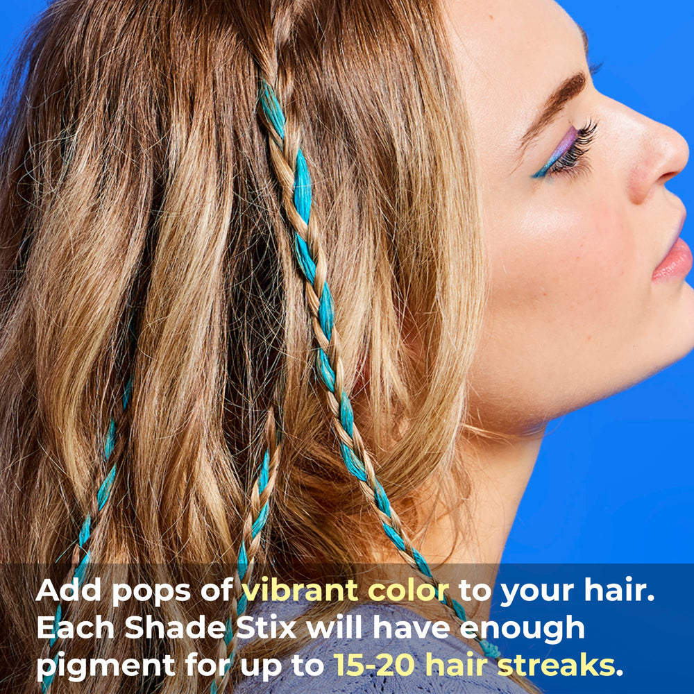 Shade Stix bleu sur textures capillaires variées, rendu vibrant et clair.
