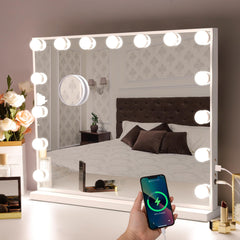 Miroir Hansong avec 15 diodes lumineuses pour un éclairage uniforme.