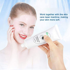 HAPYONLFU Gel Carbon Nano Actif Visage améliore l'absorption et l'hydratation.