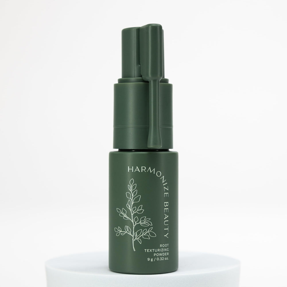 Bouteille Harmonize Beauty, poudre texturante idéale pour réapplication et lifting discret.